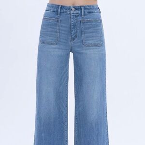 Jeans with raw hem